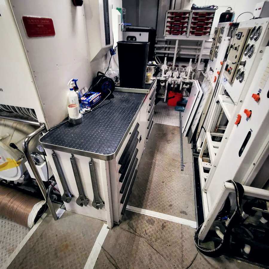 Salle des machines nettoyée