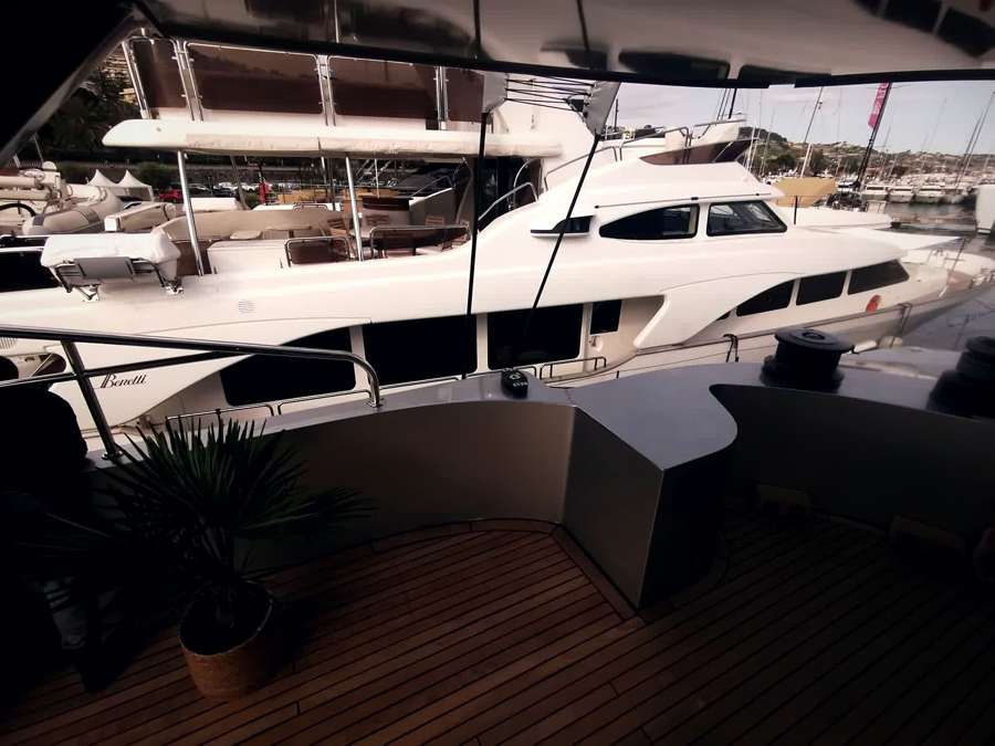 Catamaran, flybridge